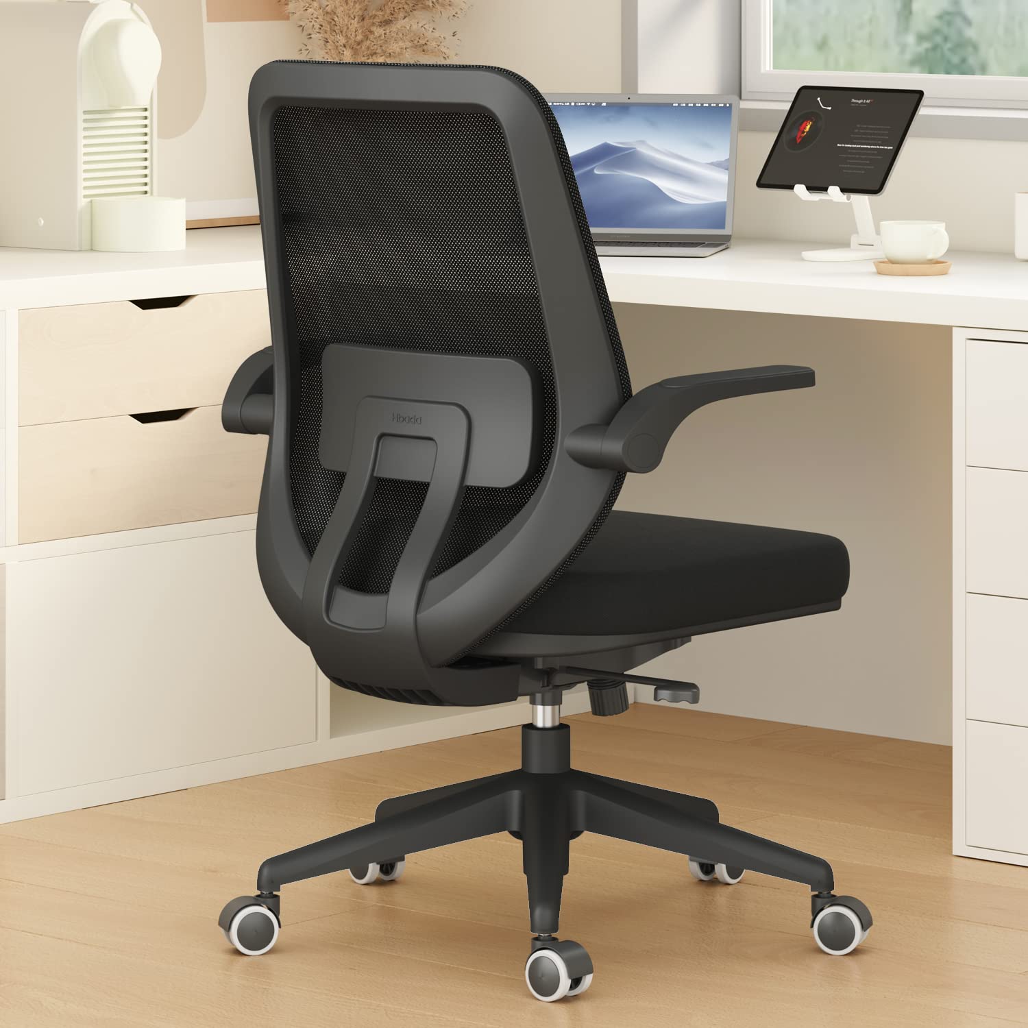 Hbada Cadeira de escritório Cadeira de escrivaninha giratória para conforto doméstico com braços retráteis e altura ajustável