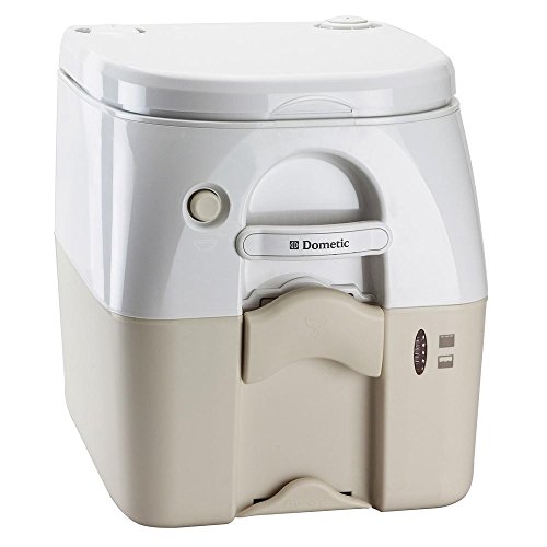 Dometic Sanitation Sanitation 975 Portable Toilet 5.0 Gal Tan com suportes