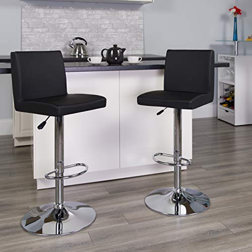 Flash Furniture Pacote com 2 banquinhos de bar de altura ajustável em vinil preto contemporâneo com painel traseiro e base cromada